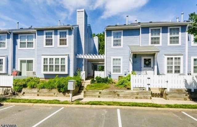 111 Almond Dr Gallery 2