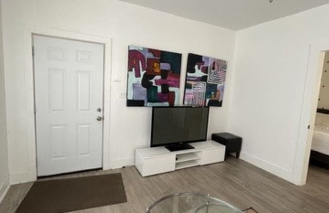 2510 E Houston St - 2510 East Houston Street, San Antonio, TX 78202