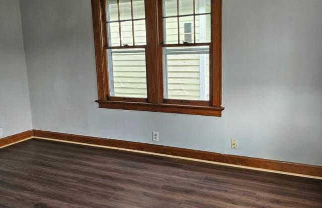 2 bed 1 bath house, EHA approved Gallery 3