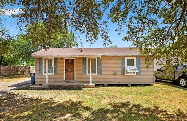 11230 Blades- 3bed/1bath $1,195/month photos photos