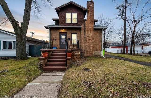 39 E Brockton Avenue Gallery 3