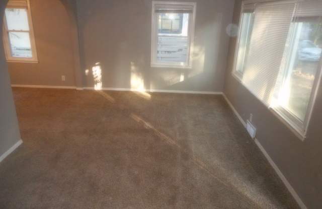 3412 W 32nd St photos photos