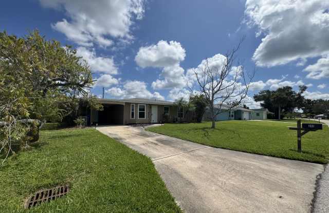 345 Hillview Rd - 345 Hillview Road, Venice Gardens, FL 34293
