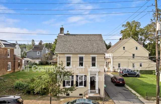 122 E Goepp St photos photos