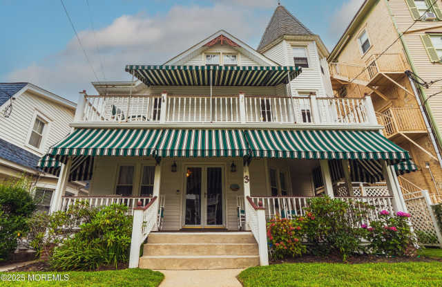 3 Bath Avenue Gallery 2
