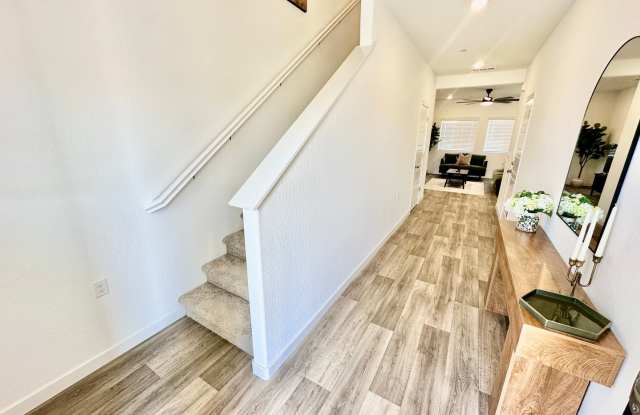 BRAND NEW 4/2.5 Lennar In Riverstone Community Gallery 3