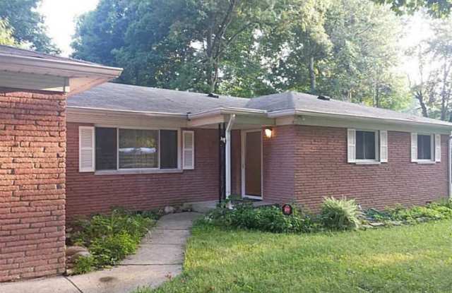 815 Fairway Drive Gallery 2