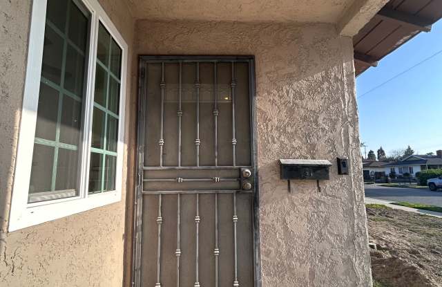Spacious 3 Bedroom 2 Bathroom House Fully Renovated photos photos
