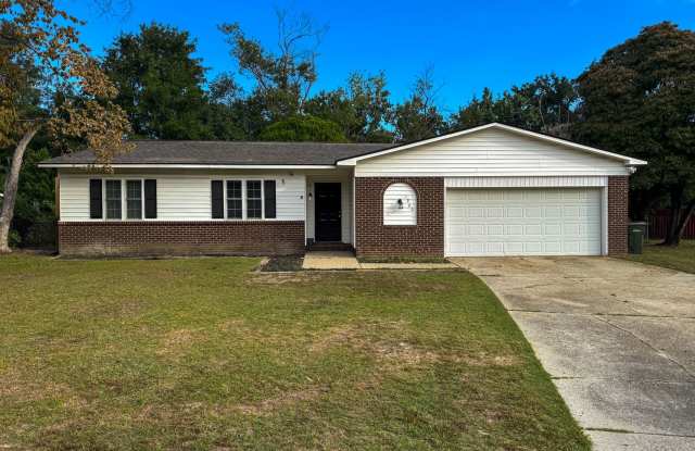 Spacious 3 Bed 2 Bath Ranch with Fenced Yard Gallery 1