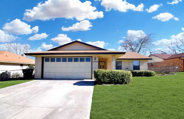 2806 Grasslands Dr photos photos