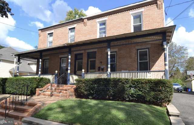 17 W SUMMIT Avenue Gallery 1