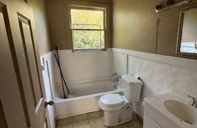 5818 Comish Drive Gallery 4