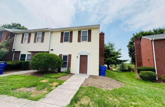 3 Bedroom 2.5 Half Bath Townhouse Gallery 3
