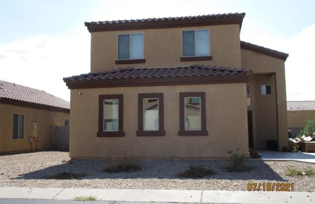 6482 E Brushback Loop Gallery 1