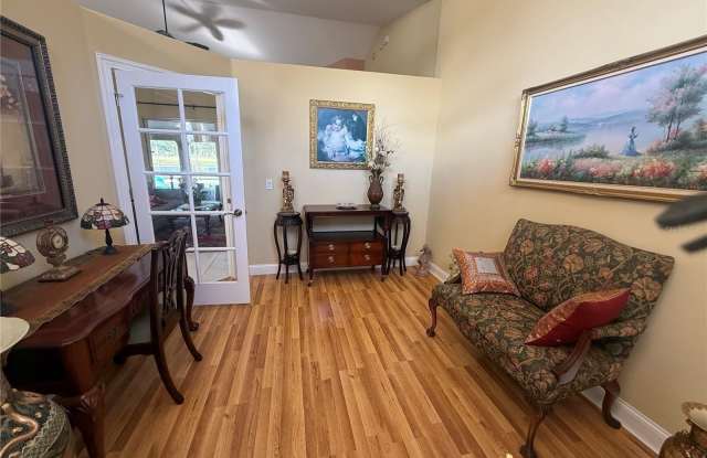 25 LAKE SUCCESS Drive Gallery 4