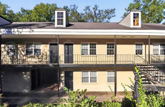 Charming One Bedroom Apartment In The Heart of Plaza Midwood! Gallery 1