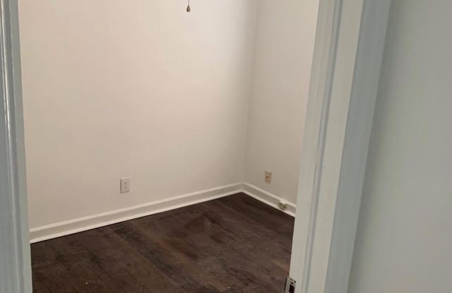 407 ROUNDVIEW ROAD Gallery 2