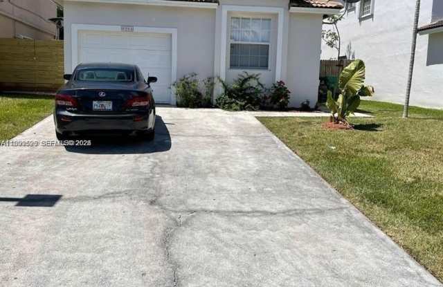8784 SW 213th Ln photos photos