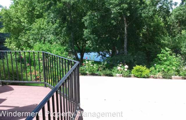 875 SE Sentry Dr. Gallery 2