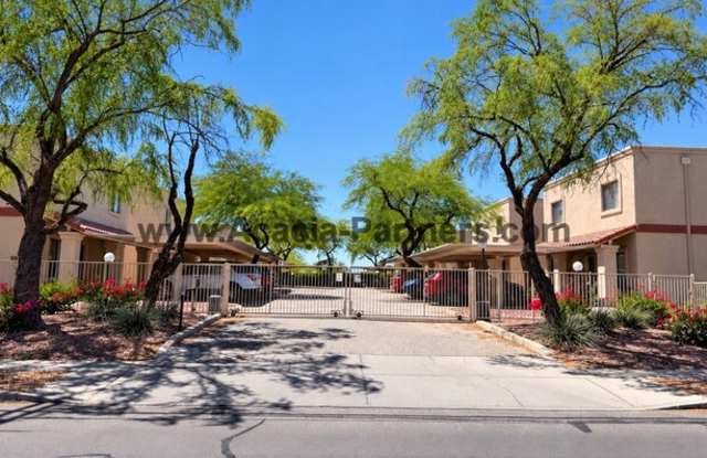 4242 East Monte Vista Drive Gallery 1