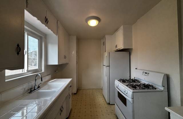 6779 Obispo Avenue - E Gallery 4