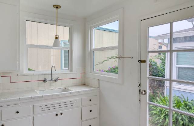 Charming one bed house in heart of Berkeley! photos photos