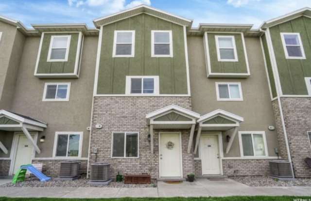 78 E 630 N photos photos