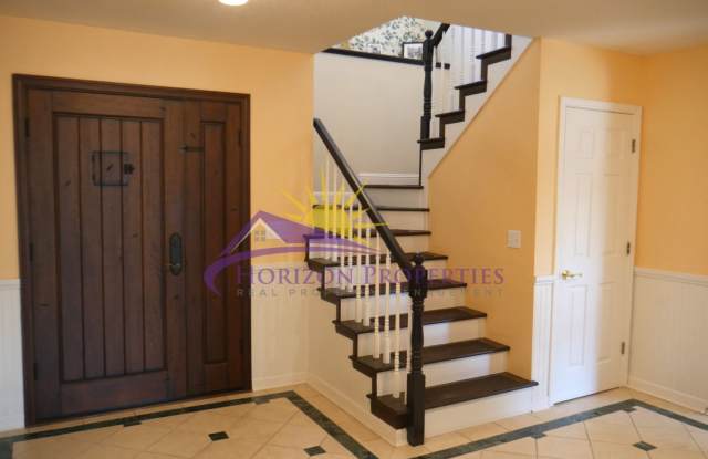 Spacious Two Story 4 Bed 3 Bath 2,757sqft Roseville Home in Woodridge Creek Gallery 3