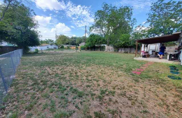 1107 ADA ST Gallery 4