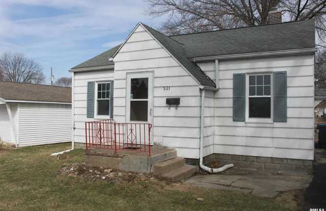Lovely 2-Bedroom Home In Quiet Neighborhood! photos photos
