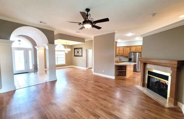 Lynn Haven! Custom Built Brick Home! 4 bedroom 2.5 Bath 2 Car Garage Gallery 4