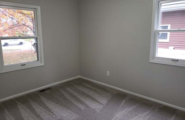 5885 Valley Lane Dr SE Gallery 4