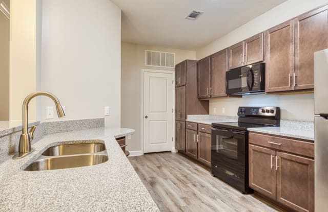 Austin Woods Apartment Homes Gallery 2