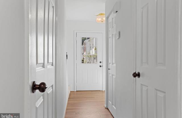 10072 APPLE WOOD Court Gallery 4