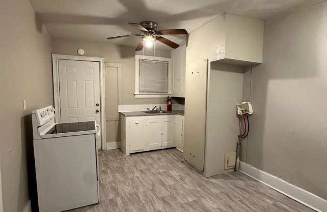 Studio Apartment For Rent in Newton! Gallery 4