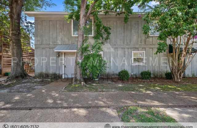 Cute  convenient - 2313 River Oaks Boulevard, Jackson, MS 39211
