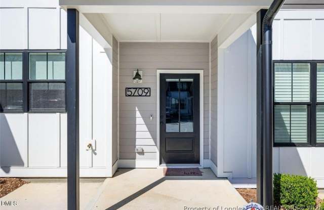 5709 Parker Pines Court Gallery 2