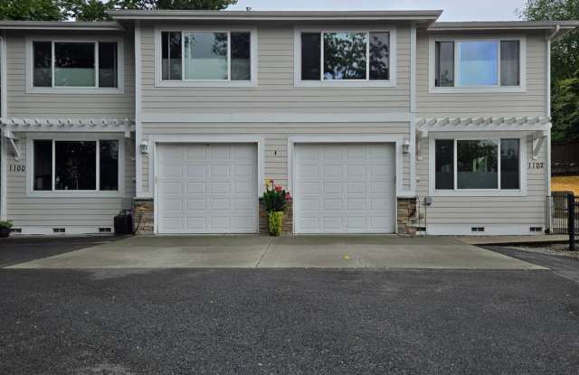 Beautiful 3x2.5 Townhome Less Than 10 Minutes from Downtown Kirkland photos photos