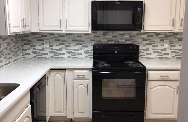 2125 Fairways Ct NW - 2125 Fairways Court Gallery 4