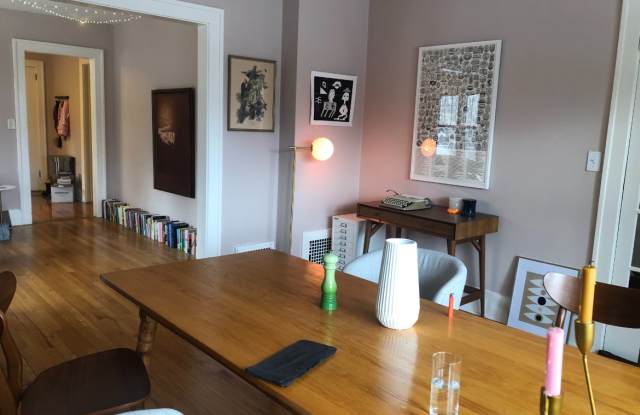 912 Edgewood Place - 2 photos photos