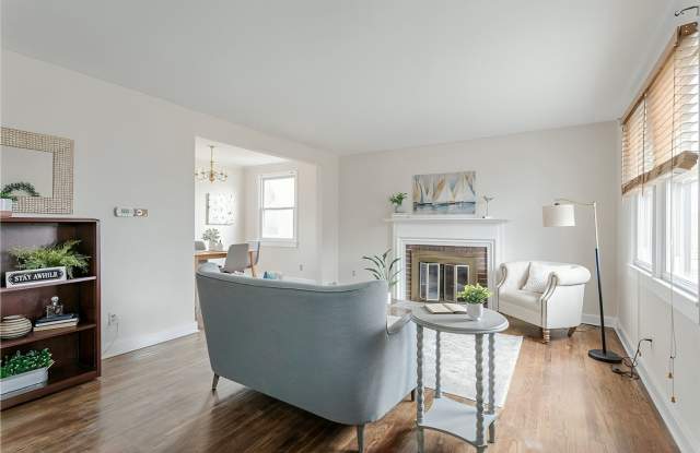 Gorgeous well lit 3BR house at 2 min walk from Strong Memorial  UoR photos photos