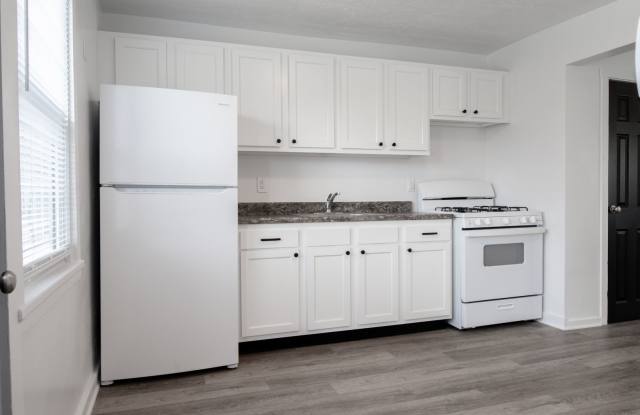 3BR Townhome in Scenic Hills – Apply Now! Gallery 2