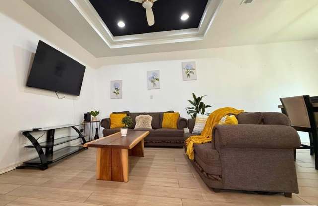 406 W 9TH ST. unit: Front Unit photos photos