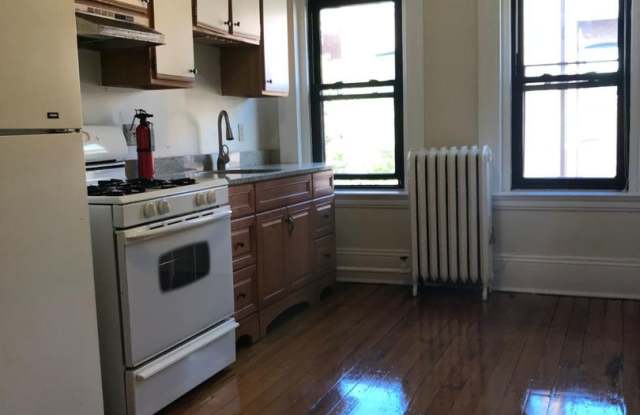 Nicely renovated 2 bed unit in Back Bay with all utilities included! photos photos