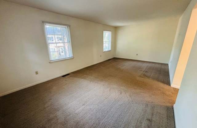 3 Bedroom 2.5 Bath Townhouse Gallery 3