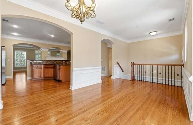 9040 Woodland Trail Gallery 3