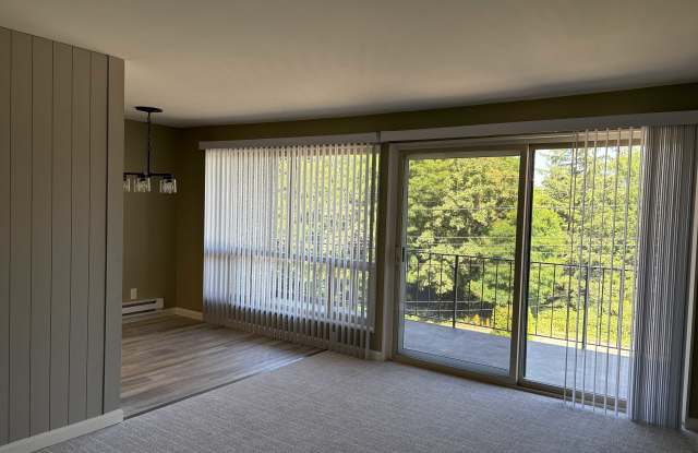 12239 Des Moines Memorial Drive Gallery 4