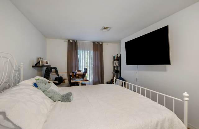 1447 Se 17th Terrace - 1447 Southeast 17th Terrace, Cape Coral, FL 33990