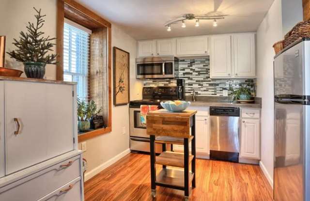 Historic one bedroom Tiny home in Carlisle Gallery 3