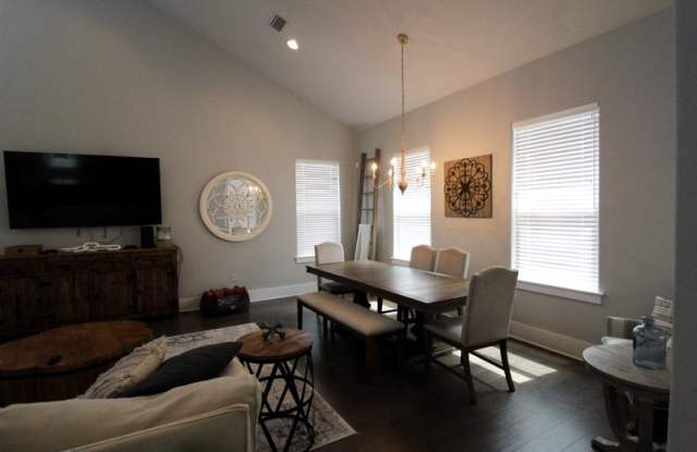 283 Lakeland Drive Gallery 4